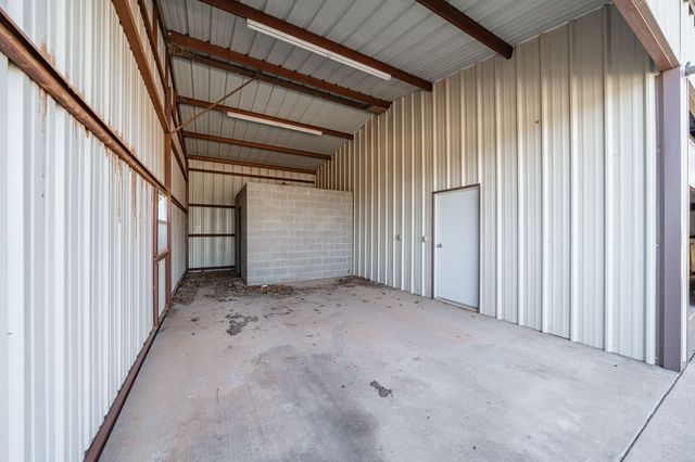 2221 Avenue Q, Anson, TX 79501