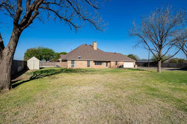 2221 Avenue Q, Anson, TX 79501