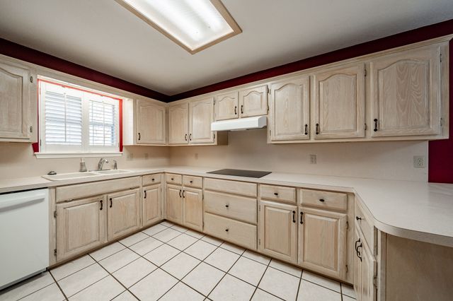 2221 Avenue Q, Anson, TX 79501