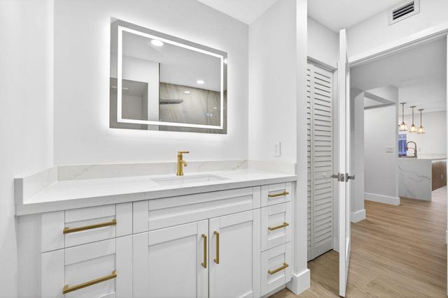 147 Brackenwood Road, Palm Beach Gardens, FL 33418