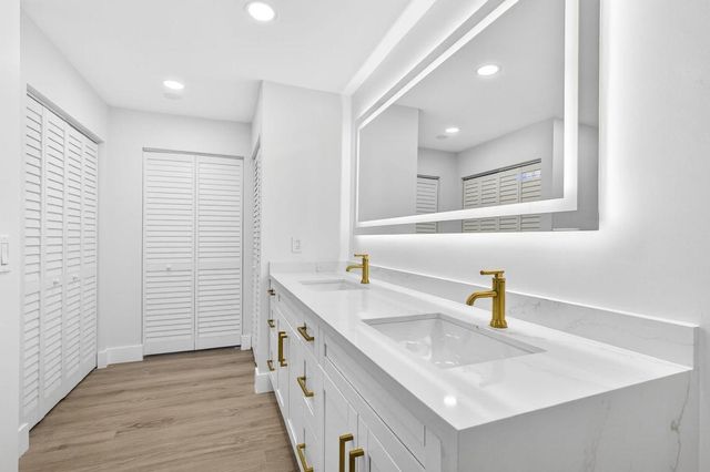 147 Brackenwood Road, Palm Beach Gardens, FL 33418