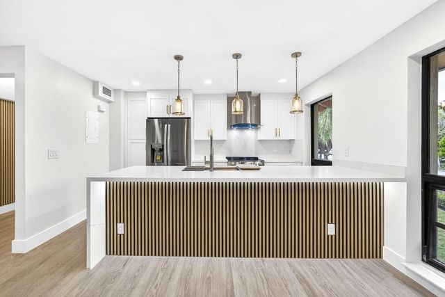 147 Brackenwood Road, Palm Beach Gardens, FL 33418