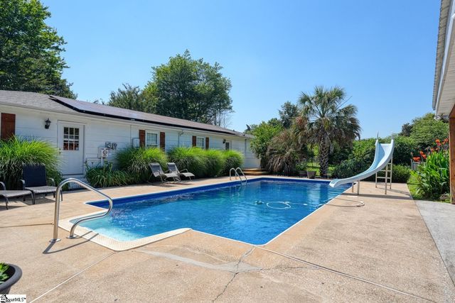 3612 Hwy 101, Woodruff, SC 29388