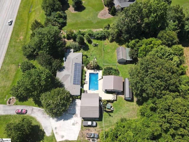3612 Hwy 101, Woodruff, SC 29388