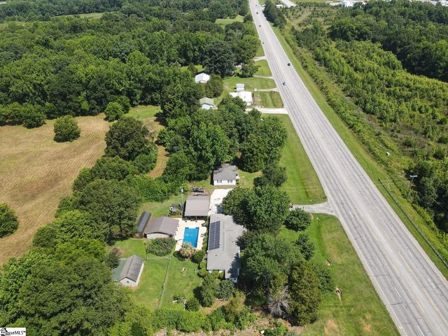 3612 Hwy 101, Woodruff, SC 29388