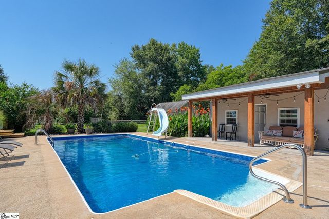 3612 Hwy 101, Woodruff, SC 29388