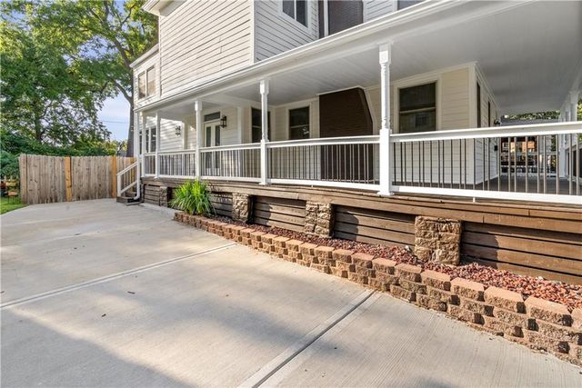 3530 Kenwood Avenue, Kansas City, MO 64109