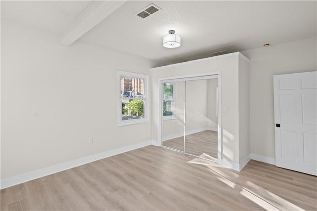 3530 Kenwood Avenue, Kansas City, MO 64109