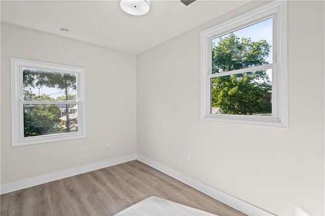 3530 Kenwood Avenue, Kansas City, MO 64109