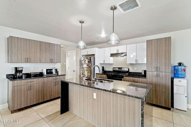 14704 Mountain Breeze Avenue, Horizon City, TX 79928