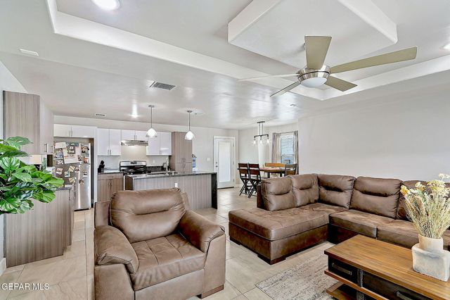 14704 Mountain Breeze Avenue, Horizon City, TX 79928