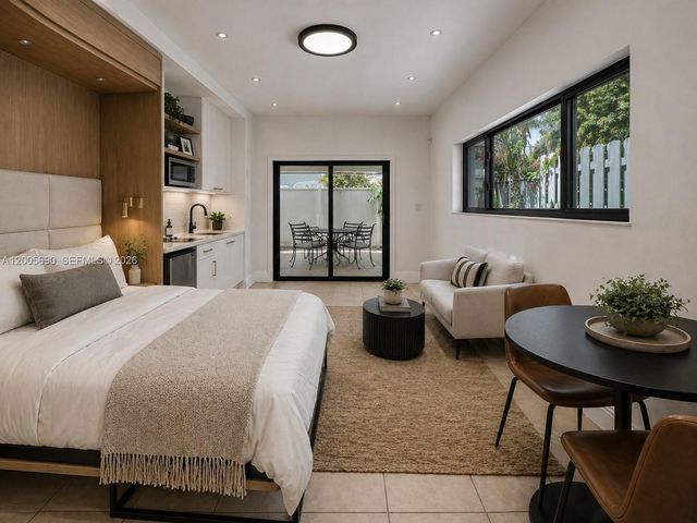 944 SW 10th Avenue, Miami, FL 33130