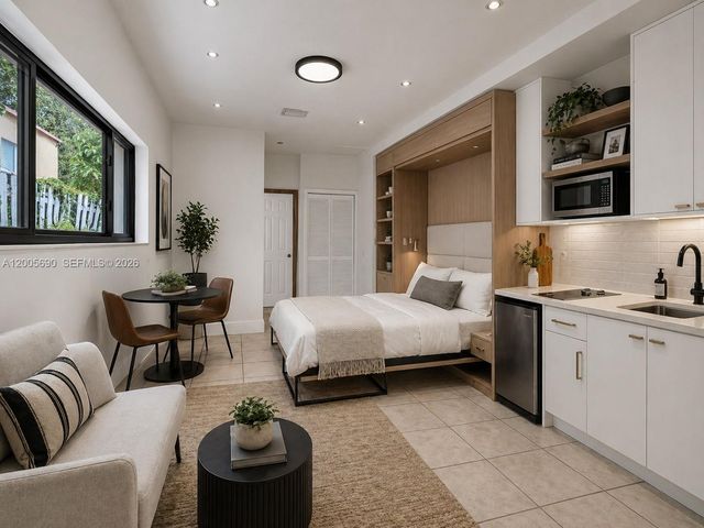 944 SW 10th Avenue, Miami, FL 33130