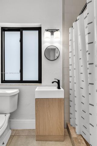 944 SW 10th Avenue, Miami, FL 33130