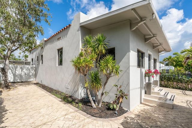 944 SW 10th Avenue, Miami, FL 33130