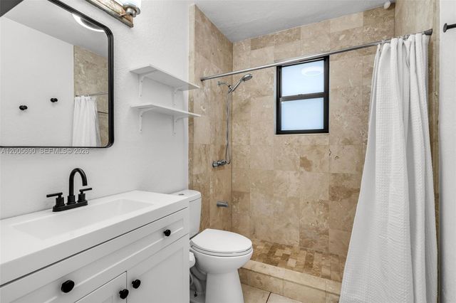 944 SW 10th Avenue, Miami, FL 33130