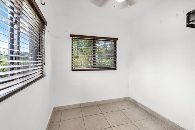 944 SW 10th Avenue, Miami, FL 33130