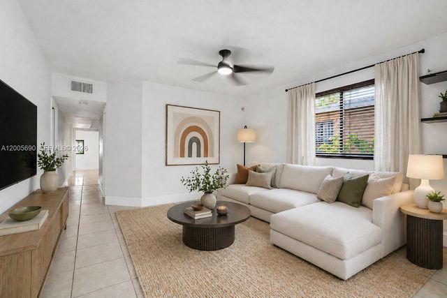 944 SW 10th Avenue, Miami, FL 33130