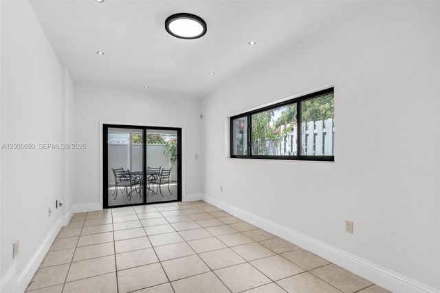 944 SW 10th Avenue, Miami, FL 33130