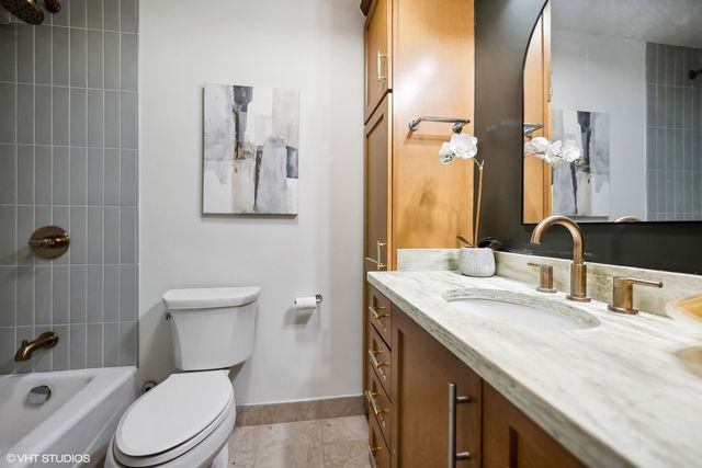 5455 N Sheridan Road 1711, Chicago, IL 60640