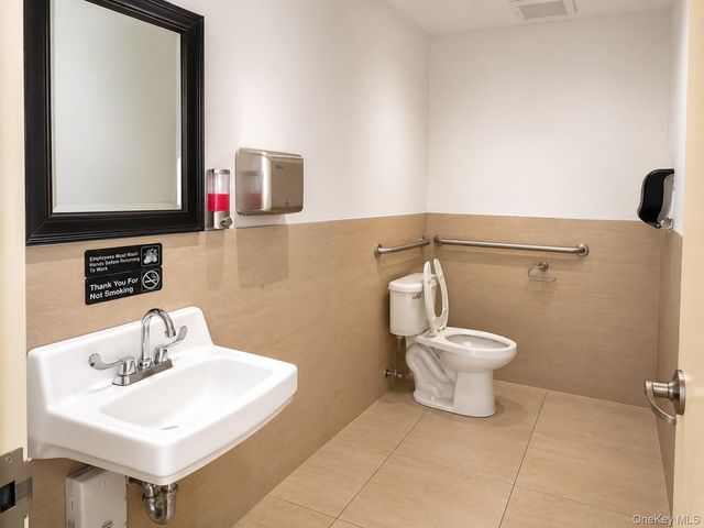 136-82 39th Avenue 2FL, Flushing, NY 11354