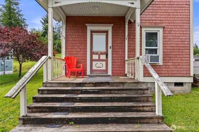 722 E Cowlitz Street, South Bend, WA 98586