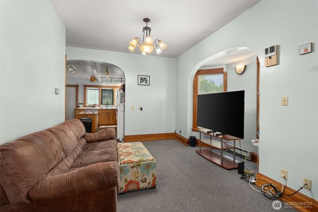 722 E Cowlitz Street, South Bend, WA 98586