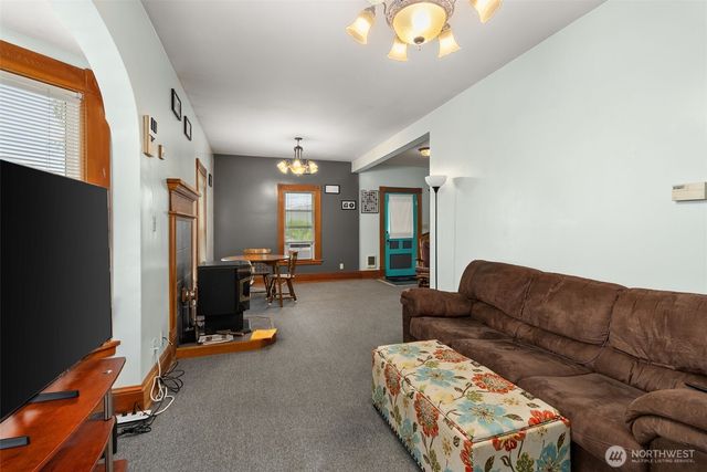 722 E Cowlitz Street, South Bend, WA 98586