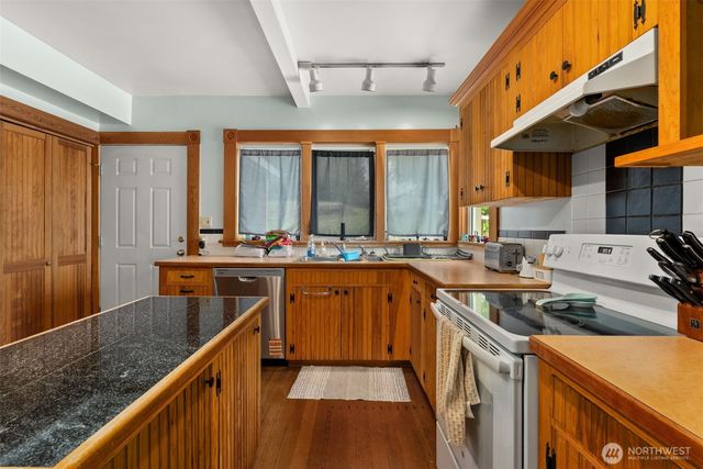 722 E Cowlitz Street, South Bend, WA 98586
