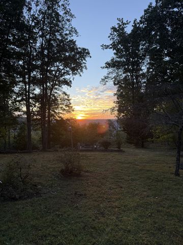 1233 Oliver Dr, Monteagle, TN 37356