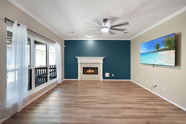 2327 Carriage Run E, Conroe, TX 77384