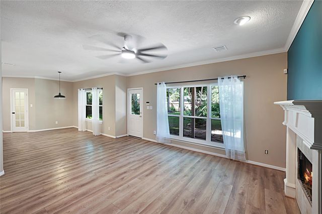 2327 Carriage Run E, Conroe, TX 77384