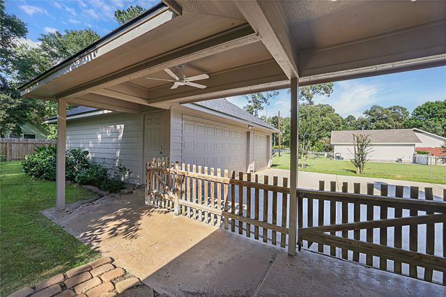 2327 Carriage Run E, Conroe, TX 77384