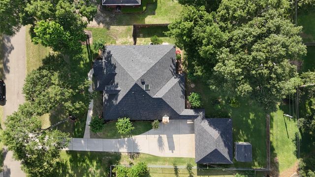 2327 Carriage Run E, Conroe, TX 77384