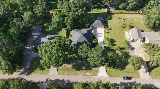 2327 Carriage Run E, Conroe, TX 77384