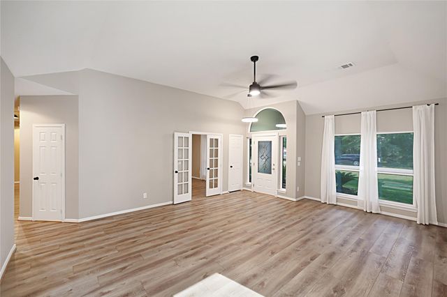 2327 Carriage Run E, Conroe, TX 77384