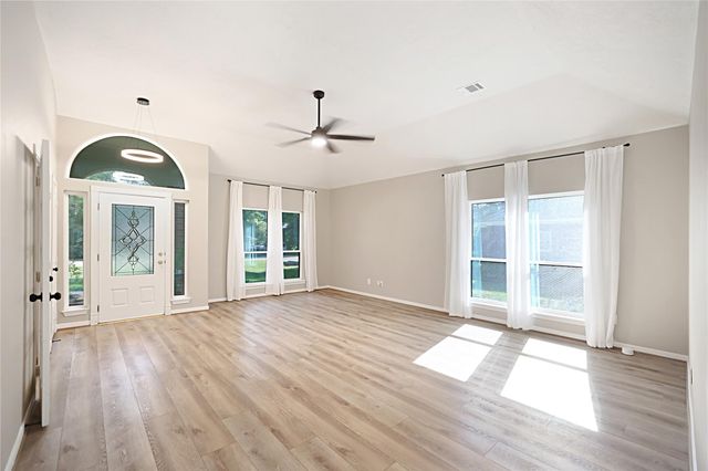 2327 Carriage Run E, Conroe, TX 77384