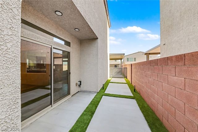 6723 Vista Roma Avenue, Las Vegas, NV 89139
