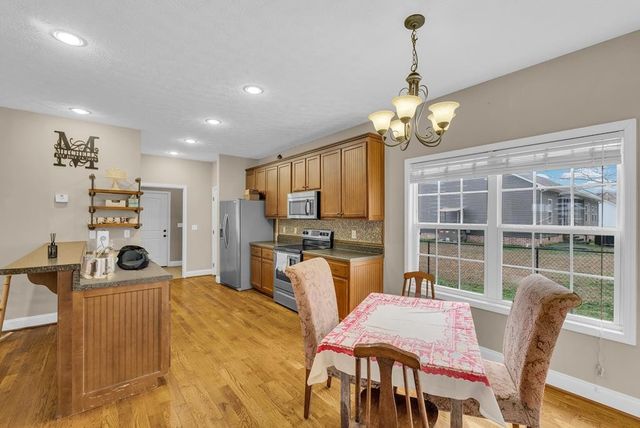 821 Honeysuckle Ln, Sparta, TN 38583