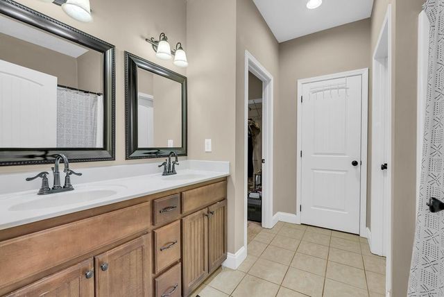 821 Honeysuckle Ln, Sparta, TN 38583