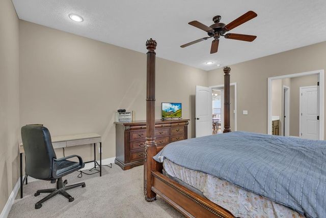 821 Honeysuckle Ln, Sparta, TN 38583