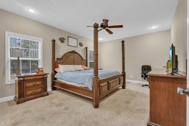 821 Honeysuckle Ln, Sparta, TN 38583