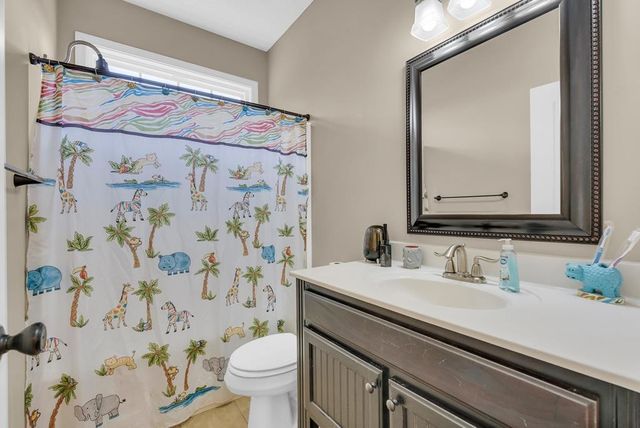 821 Honeysuckle Ln, Sparta, TN 38583