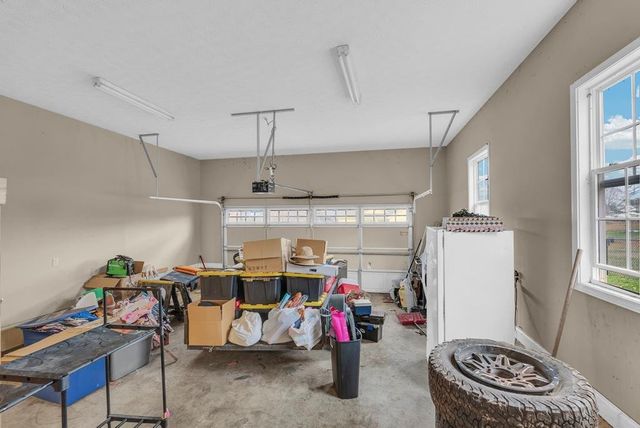 821 Honeysuckle Ln, Sparta, TN 38583