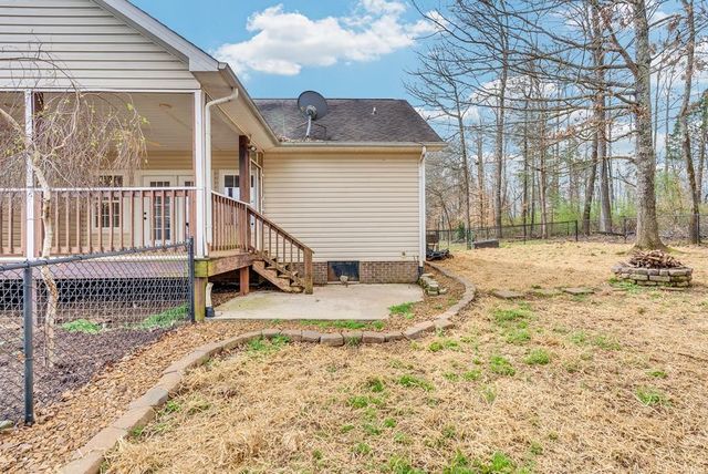 821 Honeysuckle Ln, Sparta, TN 38583