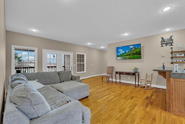 821 Honeysuckle Ln, Sparta, TN 38583