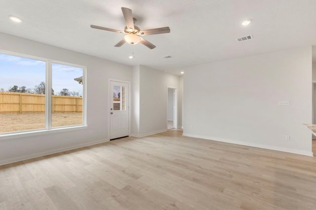 601 Rockbridge Drive, Huntsville, TX 77340