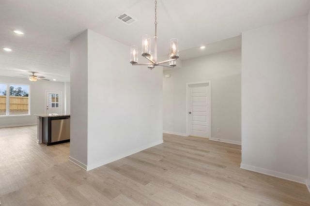 601 Rockbridge Drive, Huntsville, TX 77340