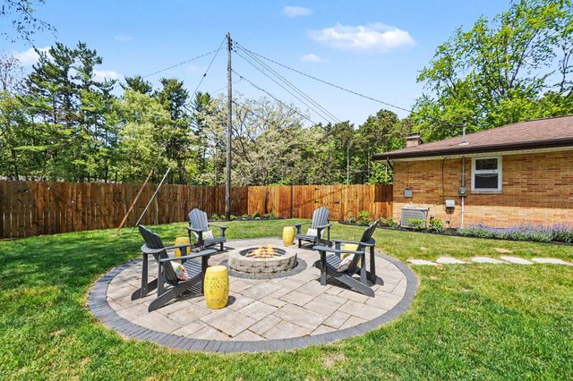 5525 Dowling Street, Montague, MI 49437