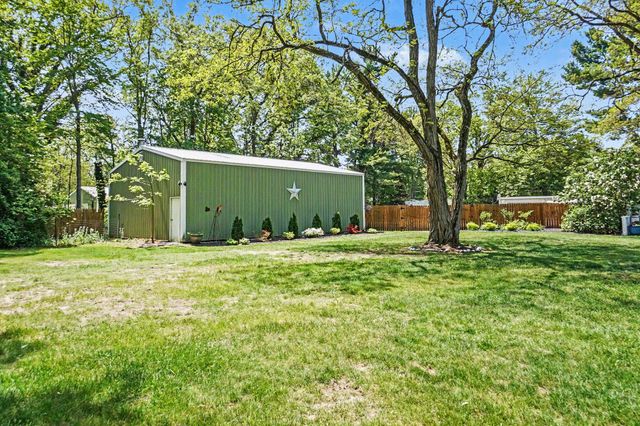 5525 Dowling Street, Montague, MI 49437
